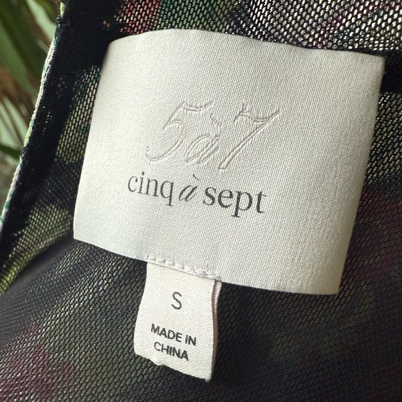 Green Abstract Ruched Long Sleeve - Picture 17 of 17